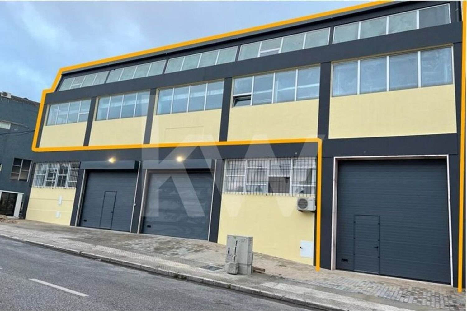 464m² Warehouse in Loures, Portugal No. 88295