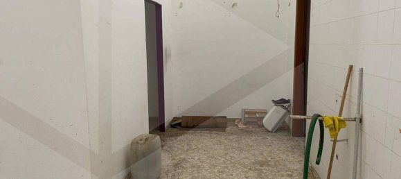 3-salle Propriété commerciale à Bari, Italy No. 24763 8