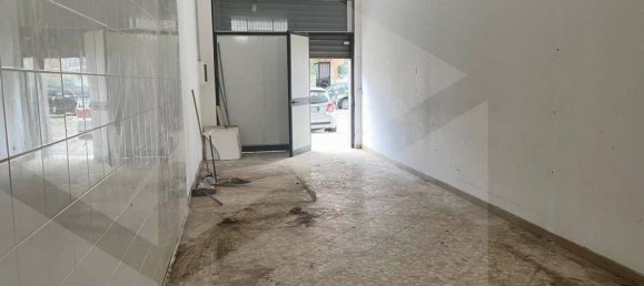 3-salle Propriété commerciale à Bari, Italy No. 24763 14