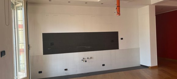 Квартира с 4 спальнями в Фрозиноне, Италия № 325976 4