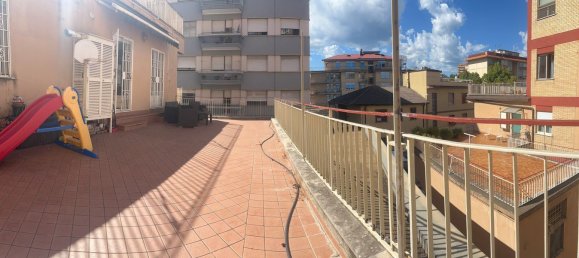 Квартира с 4 спальнями в Фрозиноне, Италия № 325976 10