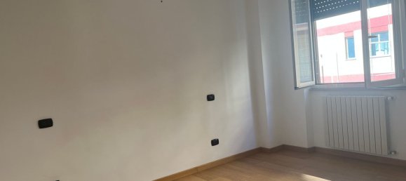 Квартира с 4 спальнями в Фрозиноне, Италия № 325976 5