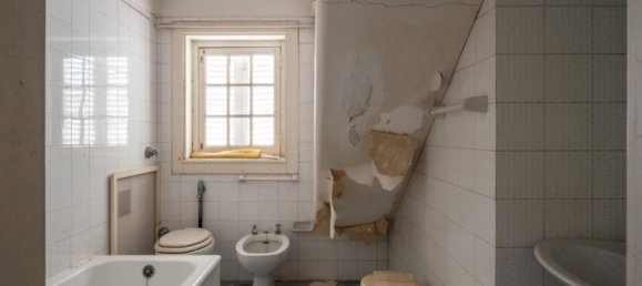 9 bedrooms House in Lisbon, Portugal No. 105141 17