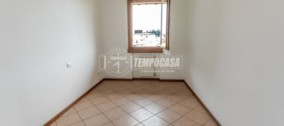 Apartamento de 2 dormitorios en Villongo, Italy No. 312568 18