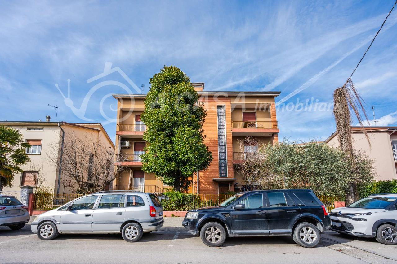 4 rooms Apartment in San Secondo Parmense, Italy No. 9274