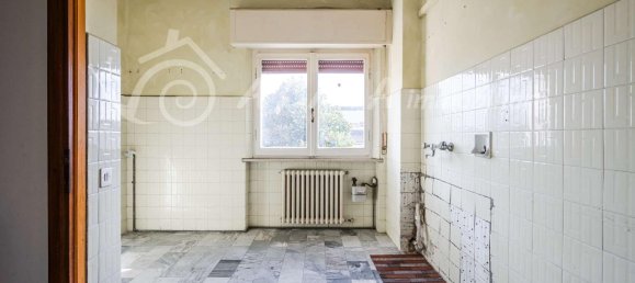 4 rooms Apartment in San Secondo Parmense, Italy No. 9274 17