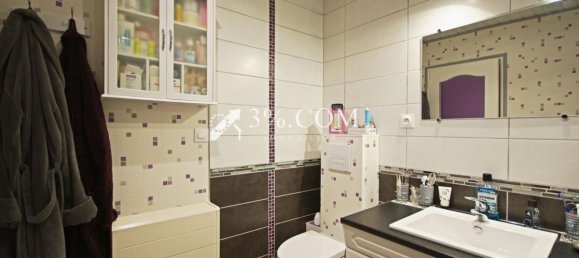 4 bedrooms House in Peronne, France No. 100100 16