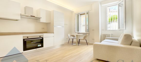 2 rooms Apartment in Milan, Italy No. 341443 4