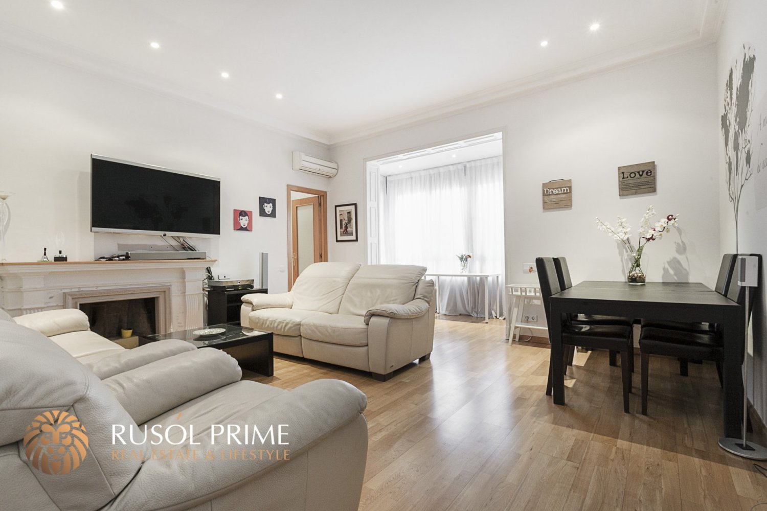 3 bedrooms Apartment in Barcelona, Spain No. 131