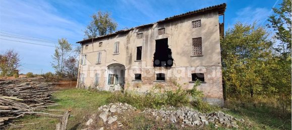 4 bedrooms House in Reggio Emilia, Italy No. 163159 4