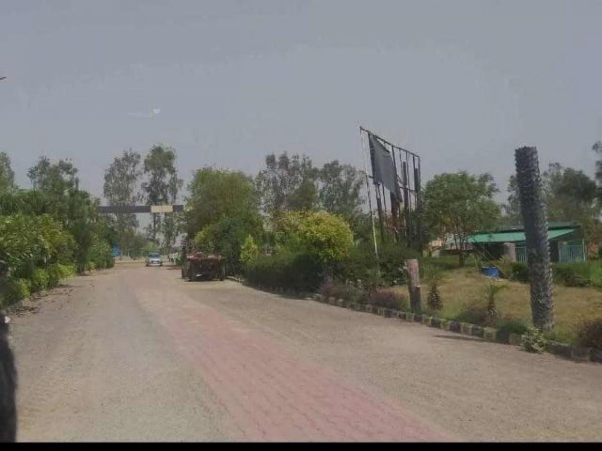 Terreno en Noida, India No. 36889