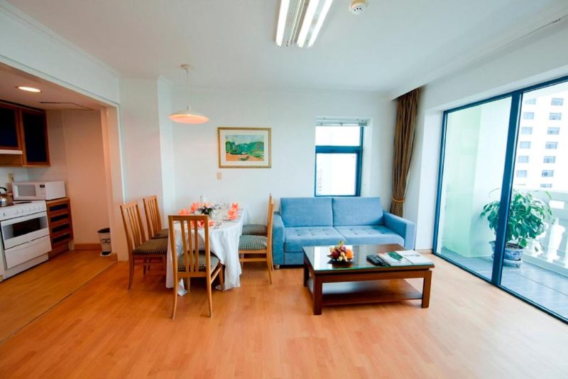 4 dormitorios apartamento en alquiler en Ba Dinh, Ha Noi, Vietnam № 13601