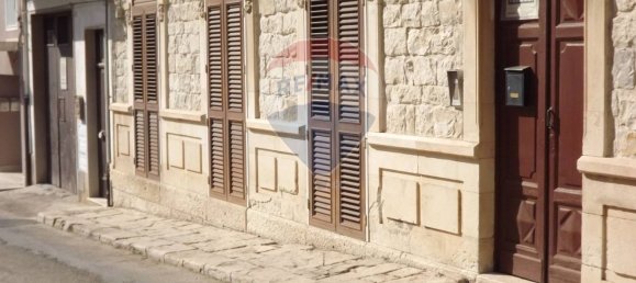 7 bedrooms House in Comiso, Italy No. 380552 3