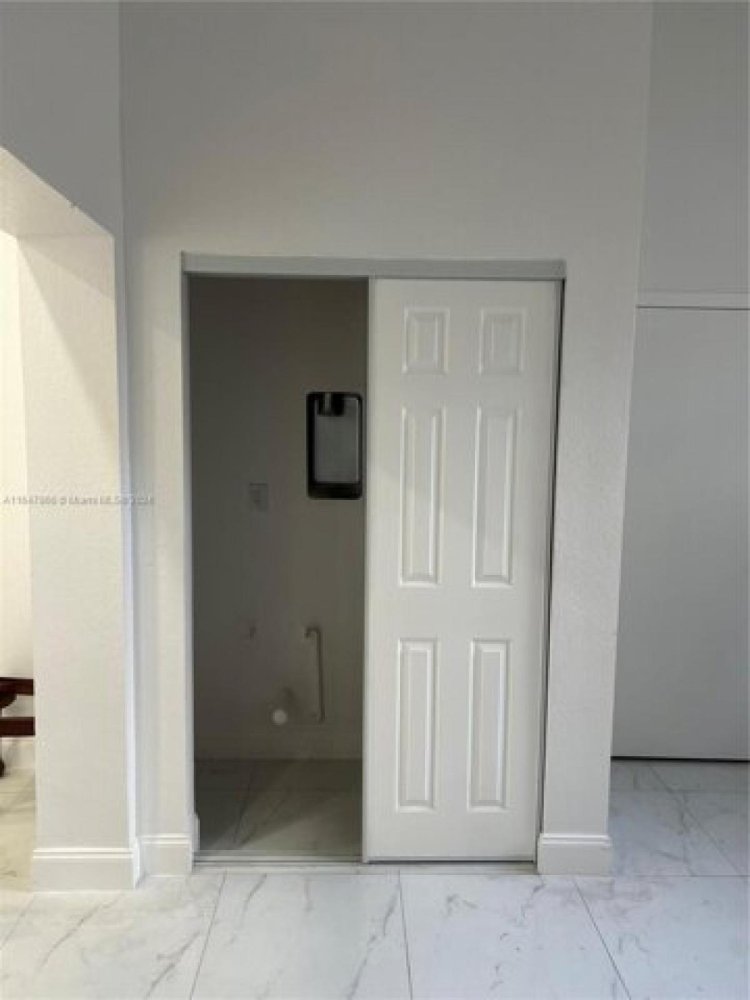 4 bedrooms House in Miami, USA No. 283126