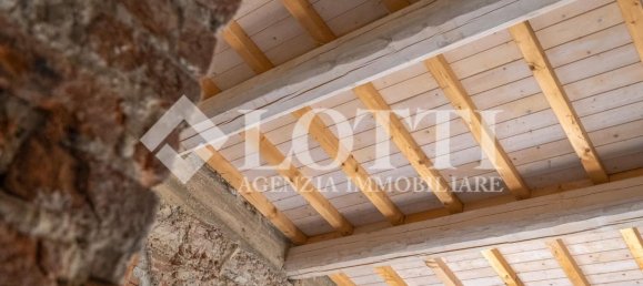 Вилла с 5 комнатами в Кашина, Италия № 270367 9