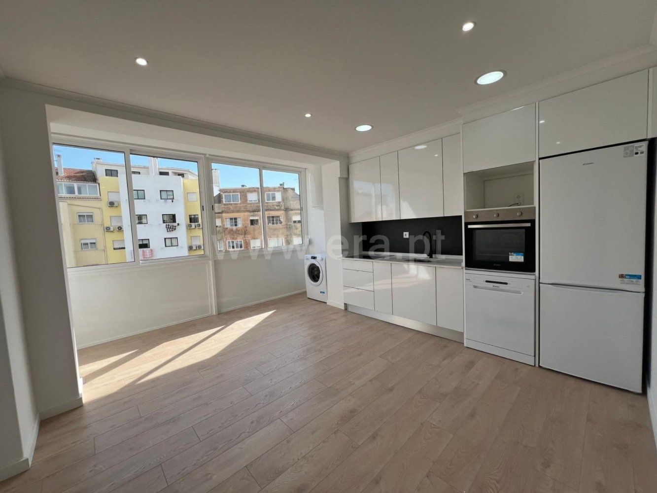 3 bedrooms Apartment in Amadora, Portugal No. 69886