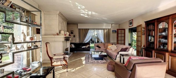 Casa de 5 dormitorios en Vaucresson, France No. 177086 5