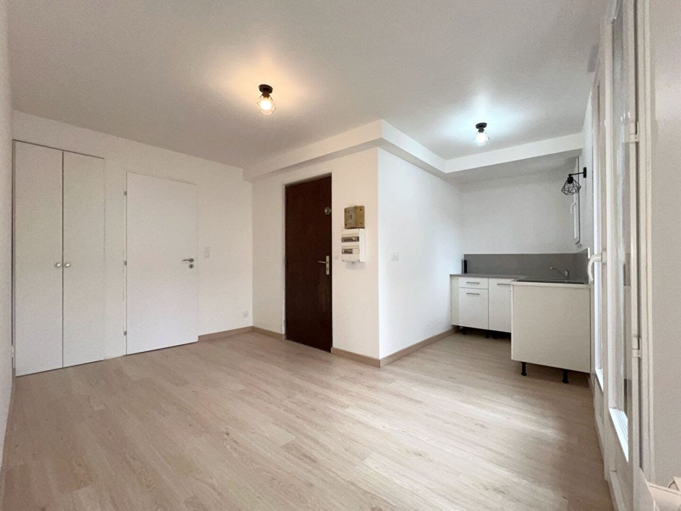 Estudio en Gagny, France No. 294056