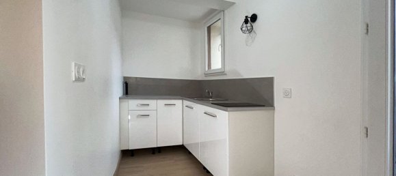 Estudio en Gagny, France No. 294056 2