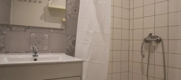 Estudio en Servian, France No. 323769 4