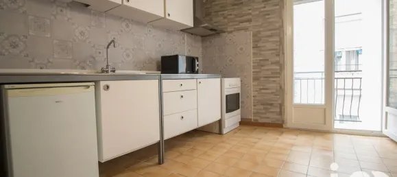 Estudio en Servian, France No. 323769 9