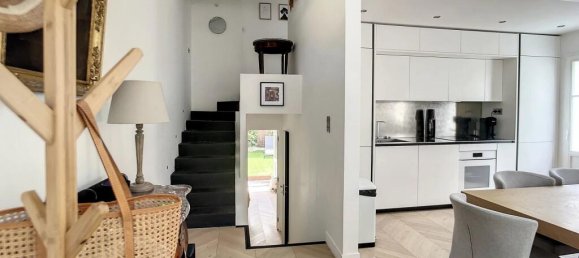 Villa de 3 dormitorios en Antibes, France No. 285013 10