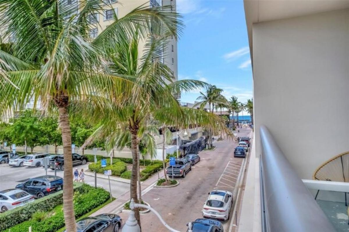 Studio in Hollywood, USA No. 400713