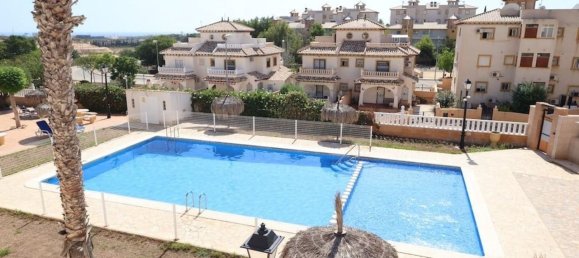 2 bedrooms House in Cabo Roig, Spain No. 186372 4