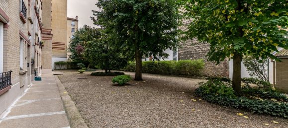 1 bedroom Apartment in Courbevoie, France No. 165198 3