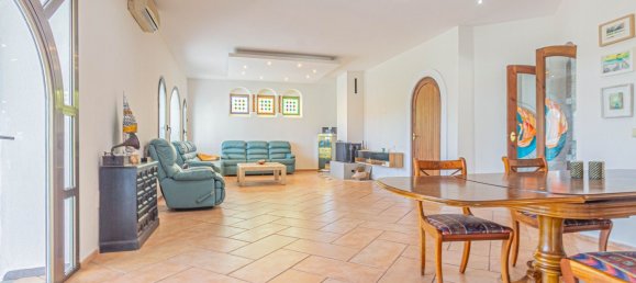 5 bedrooms Villa in Cadiz, Spain No. 137842 4