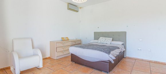 5 bedrooms Villa in Cadiz, Spain No. 137842 15