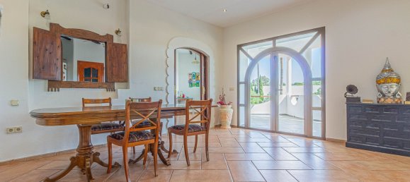 5 bedrooms Villa in Cadiz, Spain No. 137842 12