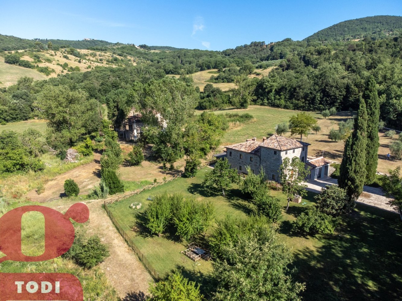 Дом с 6 спальнями в Тоди, Италия № 358182