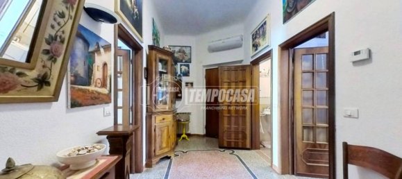 2 Schlafzimmer Wohnung in Savona, Italy, Nr. 316432 6