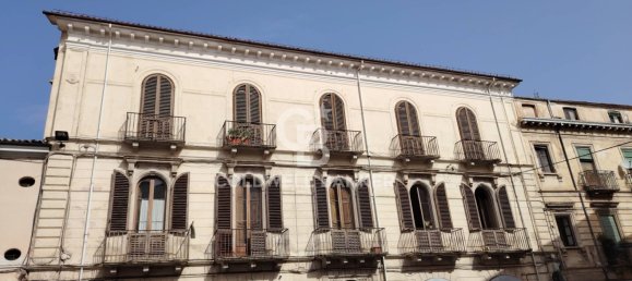 4 bedrooms Building in Sulmona, Italy No. 320744 2