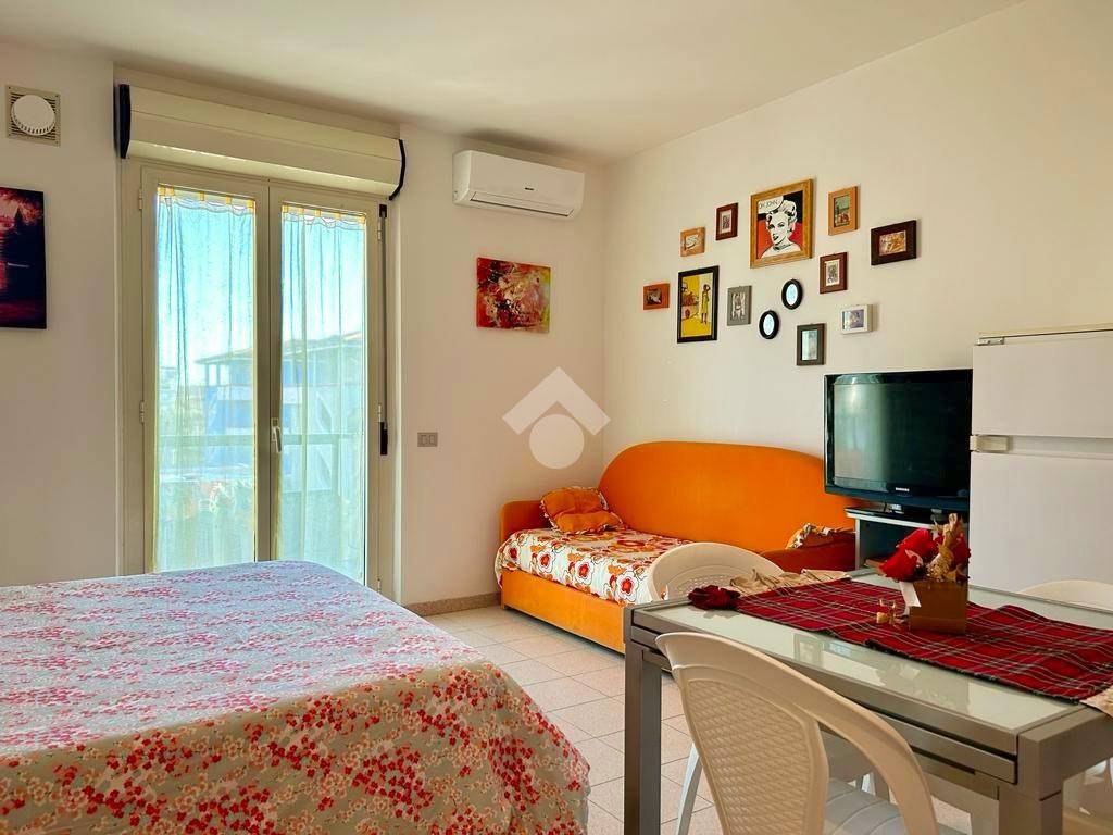 Apartamento de 1 dormitorio en Vasto, Italy No. 84419