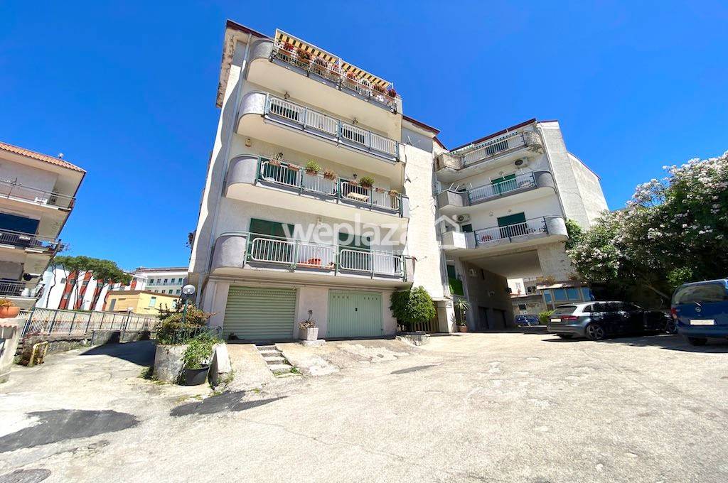 2 bedrooms Apartment in Massa di Somma, Italy No. 330304
