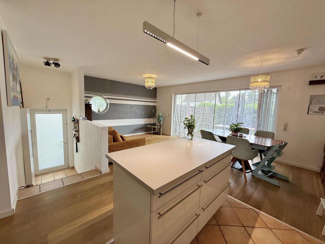 Apartamento de 2 dormitorios en Offenbach, Germany No. 259591