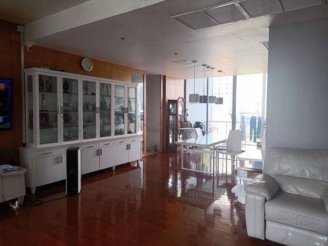 4 bedrooms Condo in Khlong Toei, Thailand No. 12829