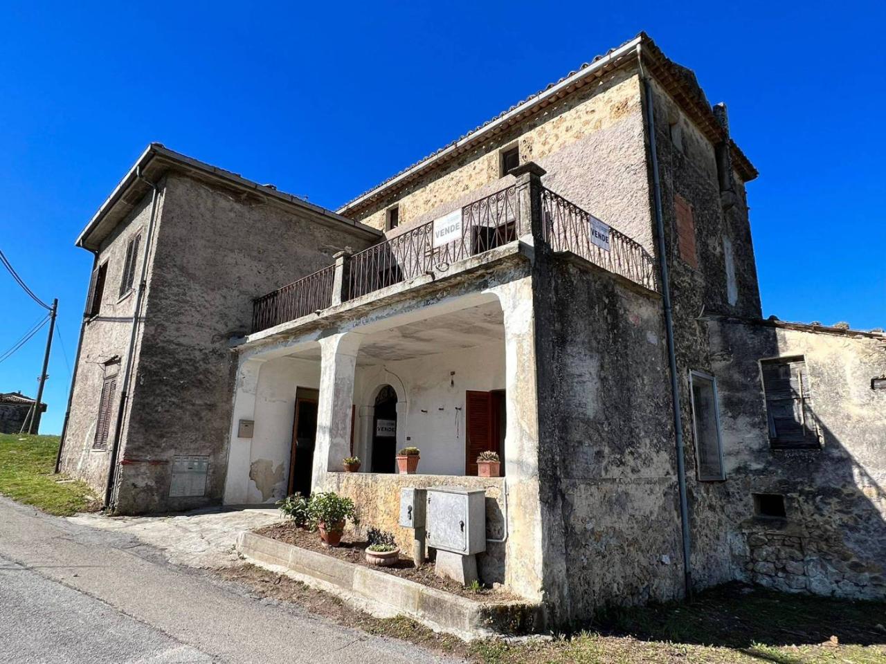 Casa de 11 habitaciónes en Sora, Italy No. 107324