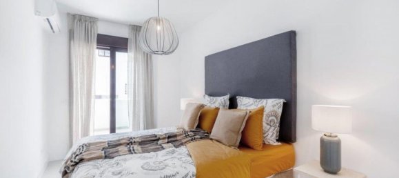 Dúplex de 4 dormitorios en Marbella, Spain No. 28794 5