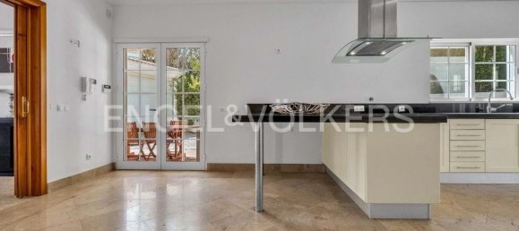 4 bedrooms Villa in Loule, Portugal No. 122086 10