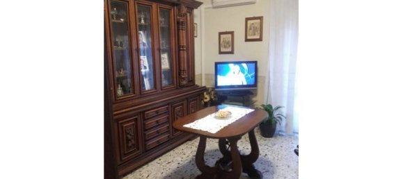 3 bedrooms Apartment in Pontedera, Italy No. 255086 3