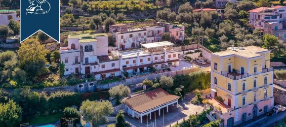 4 bedrooms Villa in Vico Equense, Italy No. 56591 2