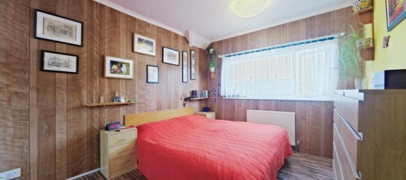 3 bedrooms Commercial property in New Addington, United Kingdom No. 8097 7