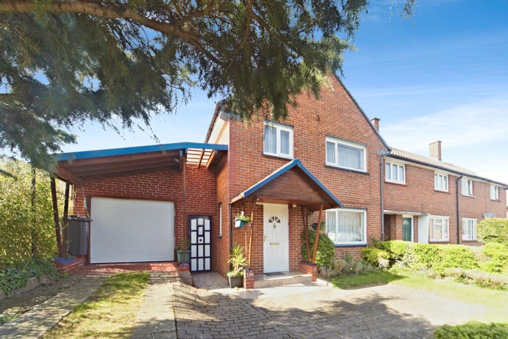 3 bedrooms Commercial property in New Addington, United Kingdom No. 8097