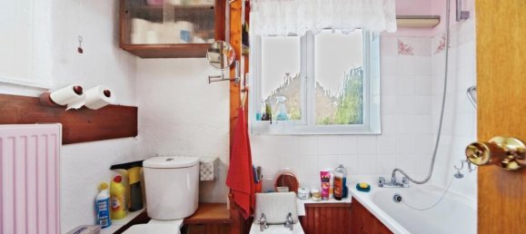 3 bedrooms Commercial property in New Addington, United Kingdom No. 8097 6