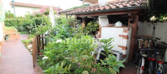 4 rooms Villa in Forte dei Marmi, Italy No. 188642 5