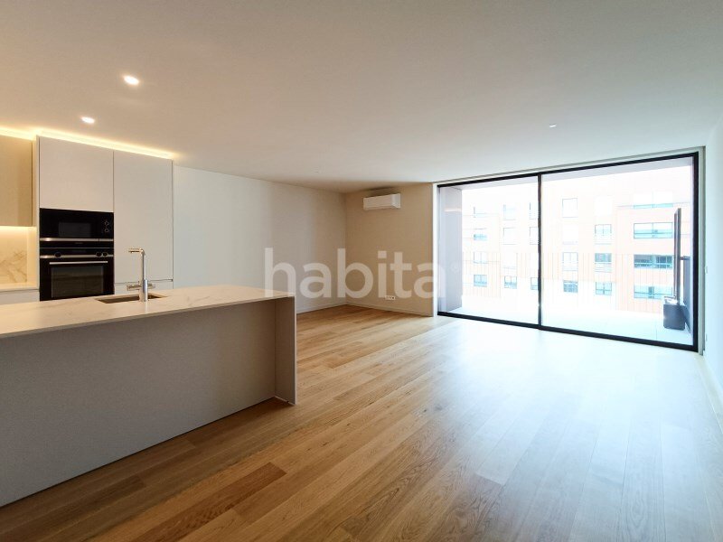 3 bedrooms Apartment in Vila Nova de Gaia, Portugal No. 195031