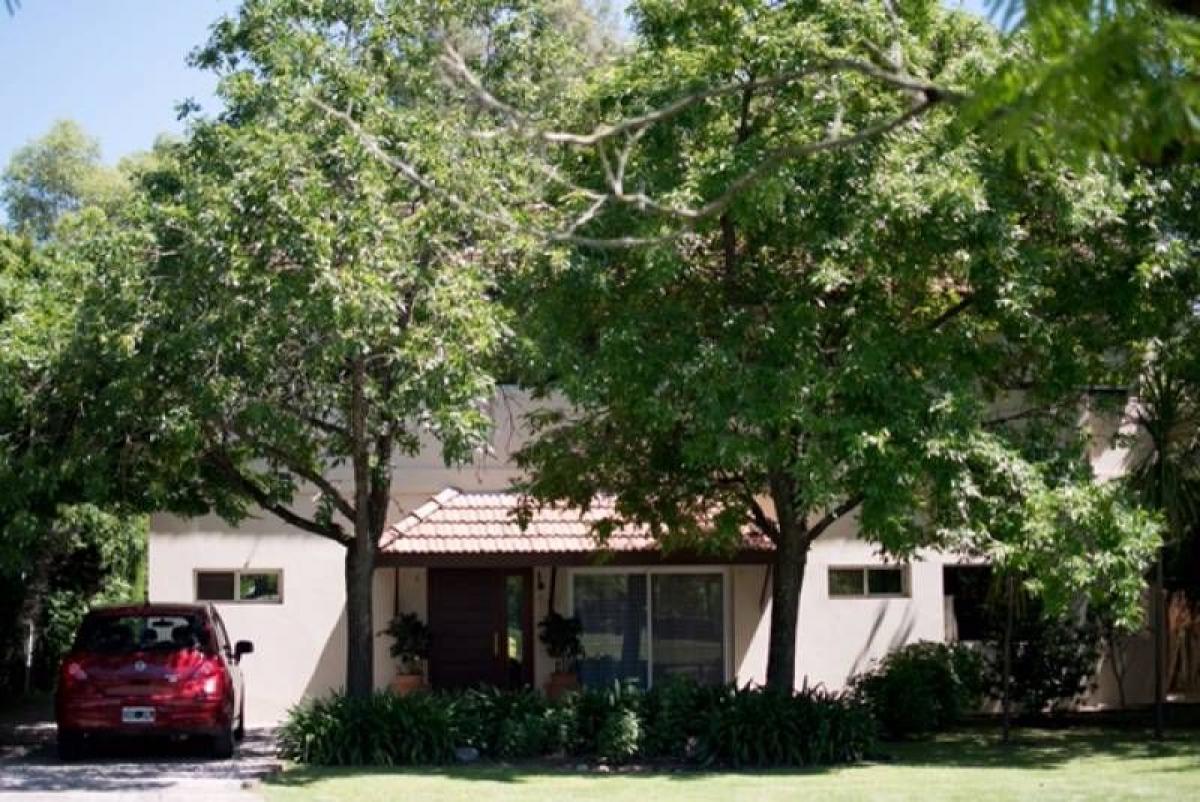 Дом с 3 спальнями в Пилар, Аргентина № 103297